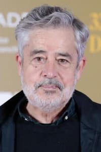 Carlos Iglesias in Padre no hay más que uno 5: Nido repleto