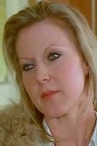 Emmanuelle Parèze in L'Essayeuse