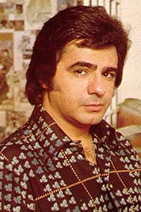 Aref Arefkia in Googoosh: Made of Fire