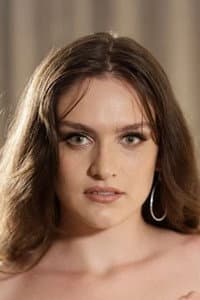 Lola Sinn in Mom's Guide to Sex 17
