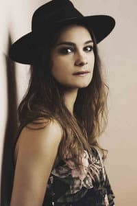 Julia Paul in Age of Dinosaurs
