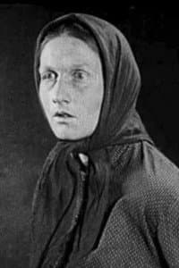 Ursula Krug in Обломок империи