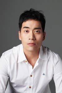 Ahn Chang-hwan in 루카: 더 비기닝