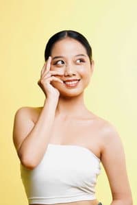 Nove Ayu in A Flower Without a Mirror