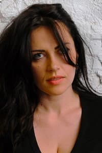 Dagmara Dominczyk in The Five People You Meet In Heaven