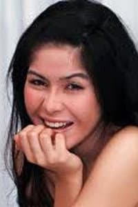Elena Lubis in Sarang Kuntilanak