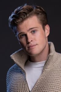 Kaj van der Voort in Fashion Chicks