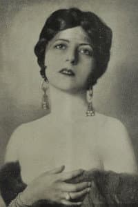 Tessy Harrison in Le chemin de la gloire