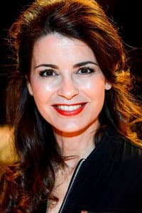 Caroline de Bruijn in First Kiss