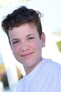 Lucas Ebel in Survivre