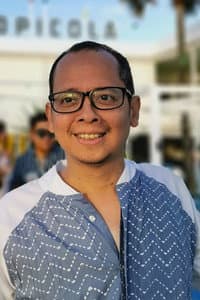 Ari Tulang in Dibalik Pintu Kematian