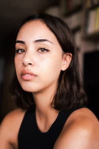 Luiza Benaïssa in Ici et là-bas