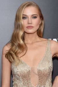 Tanya Mityushina in Falling Star