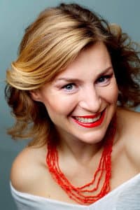 Lenka Krobotová in Nikdy nehovor nikdy