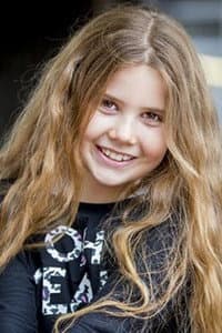 Larissa Felber in Timebreakers und die rätselhaften Grabzeichen