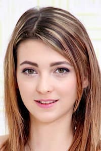 Tera Link in Girlfriends with Benefits 2