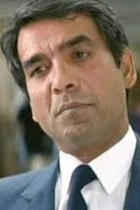 Tariq Yunus in A Passage to England