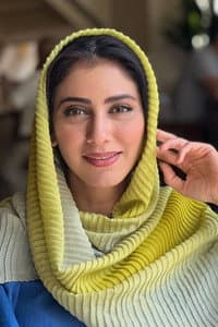 Mona Farjad in Looking for a suitor