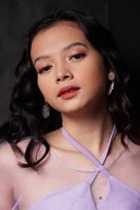 Ava Velasquez in L3: Lipad