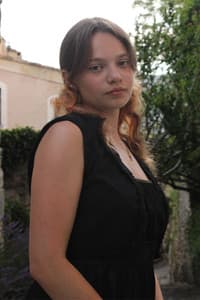 Julia Bennett in Shift