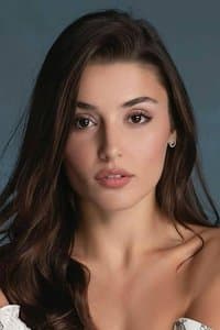 Hande Erçel in Rüzgara Bırak