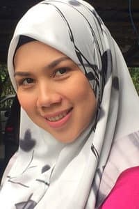 Syafnida Shuhaimi in Kerna Syurga Bukan Percuma