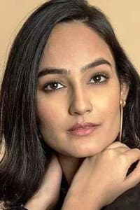 Monika Panwar in Dukaan