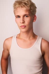 Trygve Gundersen in pansies