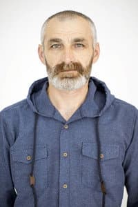 Alik Karaev in Разжимая кулаки