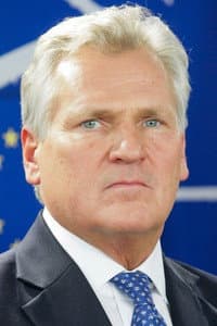 Aleksander Kwaśniewski in Władcy marionetek
