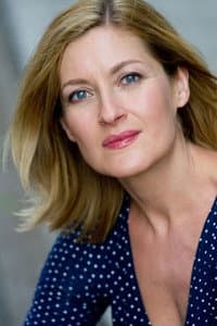 Nicola Thomas in Guppies zum Tee