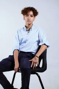 Lukas Van in ALISON
