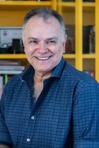 Wolney Oliveira in Nirez Eterno