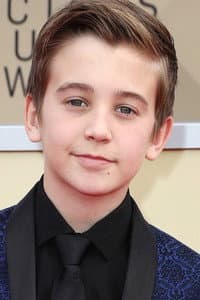 Parker Bates in Magic Max
