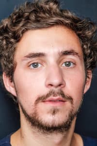 Tiago Sarmento in Honeyjoon