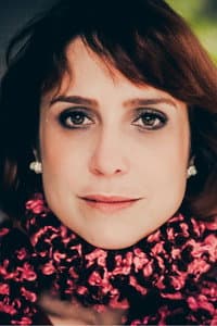 Fernanda Baronne in Legado - Parte de Algo Maior