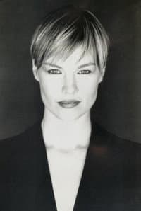 Jennifer Nash in Invisible: The Chronicles of Benjamin Knight