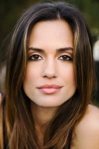 Torrey DeVitto in Divertimento