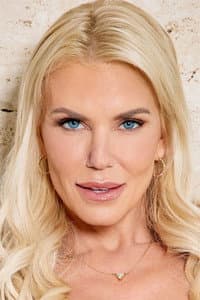 Tatiana Steele in Trophy Wives 2