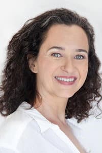 Camila Ríos in Copo Vazio