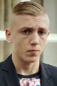 Eddy Suiveng in Réplique
