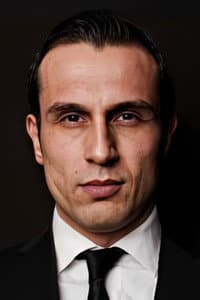Burak Alp Yenilmez in Sevdam Gözlerinde Kaldı