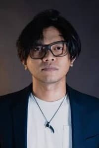 Dzawin Nur in Get Up Stand Up