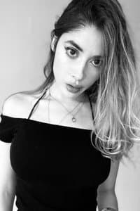 Grecia Monroc in Pinches Actores