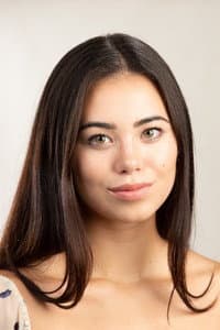 Isabelle Hahn in Viral