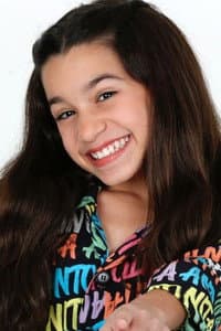 Sophia Guedes in Vizinhos