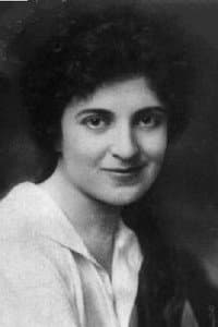 Helen Holmes in Medicine Bend