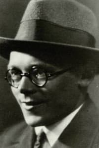 Valerijonas Derkintis in Žemė maitintoja