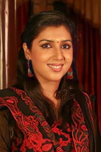 Rosin Jolly in Mr and Mrs ബാച്ലർ