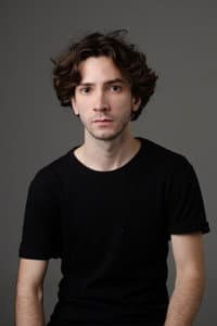 Lucas Bocalon in O Bosque dos Sonâmbulos no Teatro Viradalata